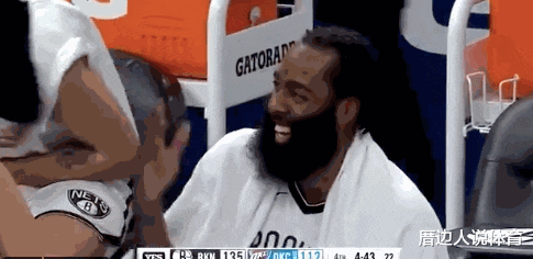 詹姆斯·哈登|僅1次失誤，14中9轟25+11+10！哈登籃網8戰3次三雙：場邊大笑