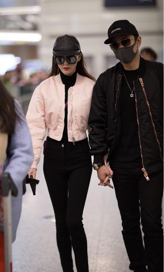 唐嫣|唐嫣婚后还挺少女的,跟在罗晋身后小鸟依人,四肢纤细不像生过娃