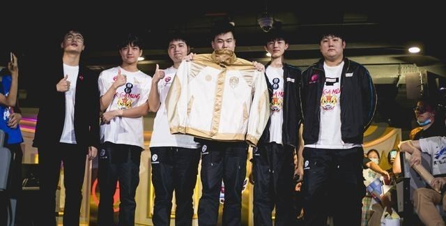 小翔很忙|世冠半决赛来袭:冲击总决赛竞争激烈,这竟然是TTG首次与GK打BO7