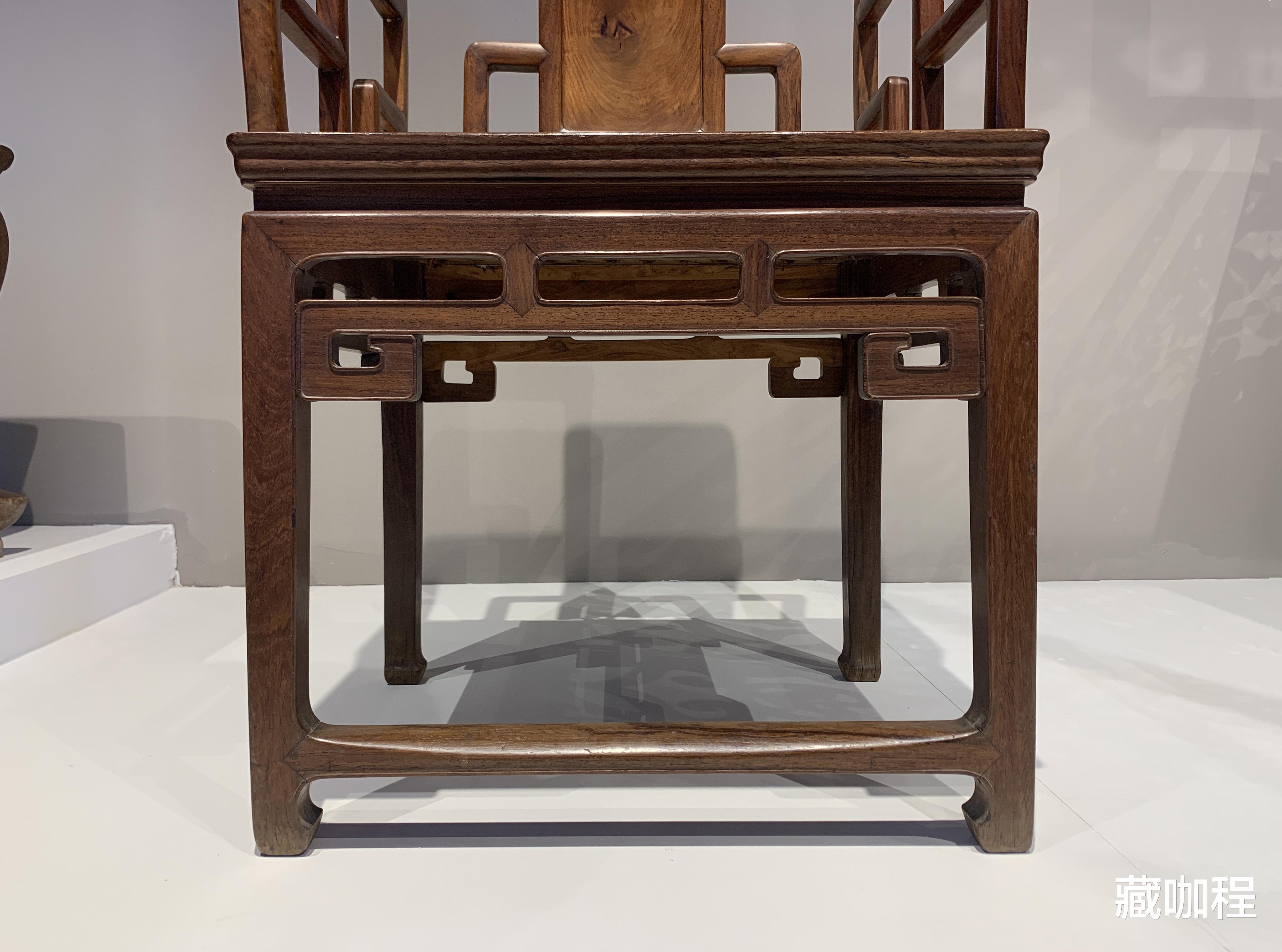 |有束腰、马蹄足,另类清式黄花梨椅