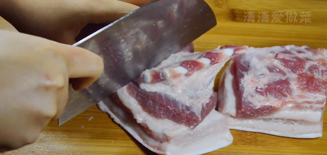 冬天了,保存猪肉放冰箱是大错,教你一个绝招,放一年不臭也不坏