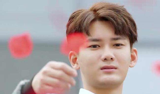 薛之谦|当男神逐渐“姨化”，尹正成“农村大姨”，薛之谦肿成馒头