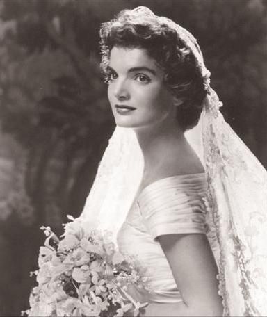 杰奎琳|杰奎琳摆得平梦露，却斗不过船王，被丈夫公开羞辱，遗产与她无关