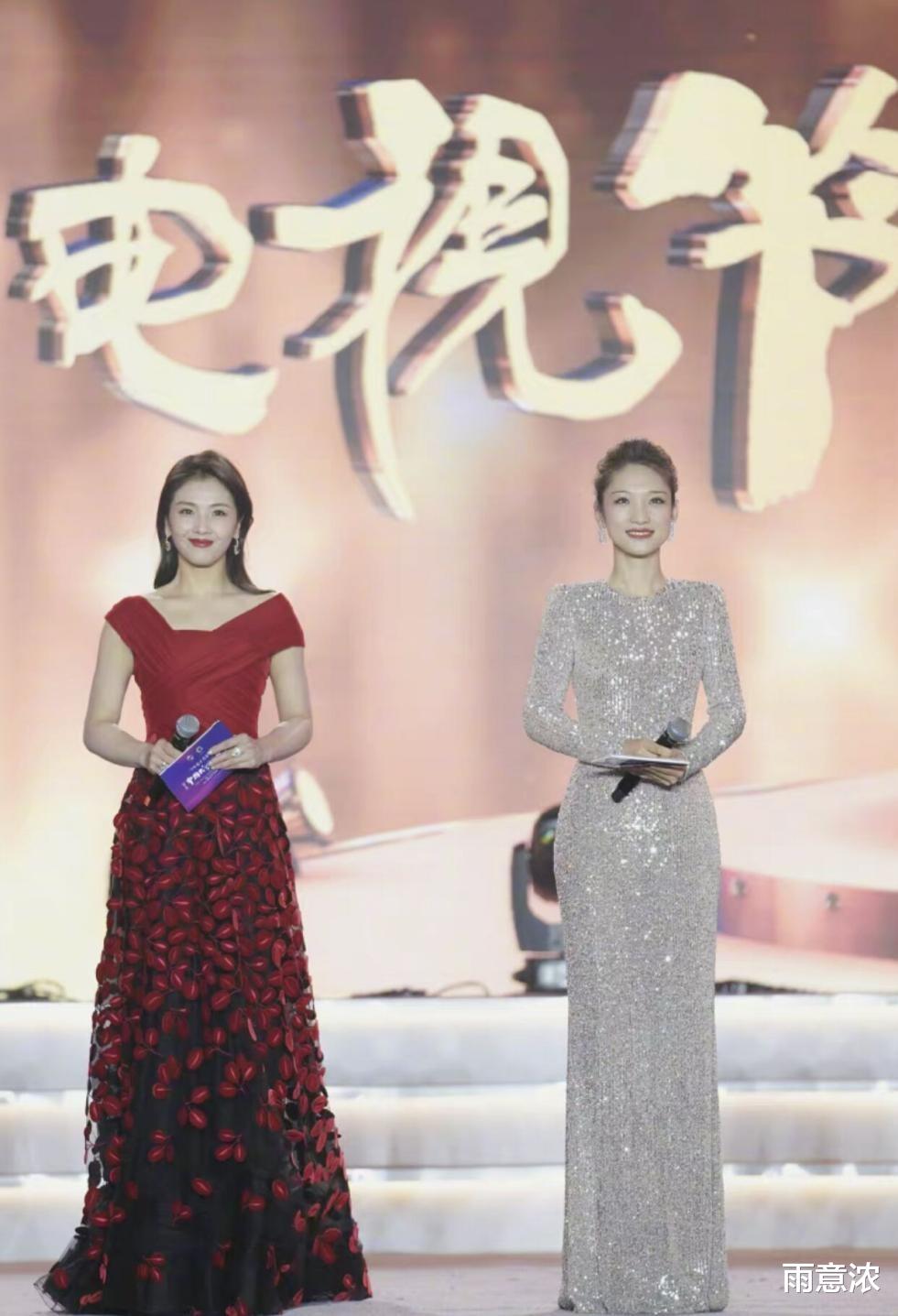 刘涛|43岁刘涛穿红裙白到发光，状态不输小14岁蓝羽，被女粉表白好淡定