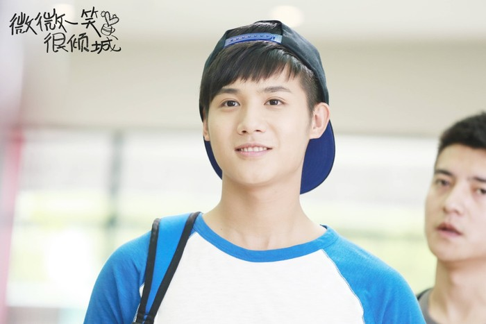 玫瑰行者|《玫瑰行者》全员恶人，美人师兄变西装暴徒，郑业成早该红了