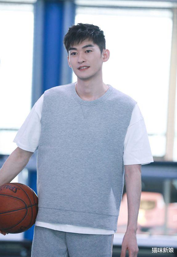 郑爽|张瀚想着郑爽还是娜扎？7个证据，说明了他没那么傻