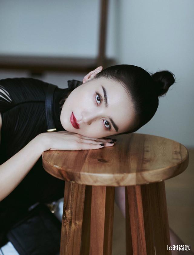 lo时尚咖|宋佳40多岁至今未嫁,一身黑裙穿得太大气,少有男人镇得住