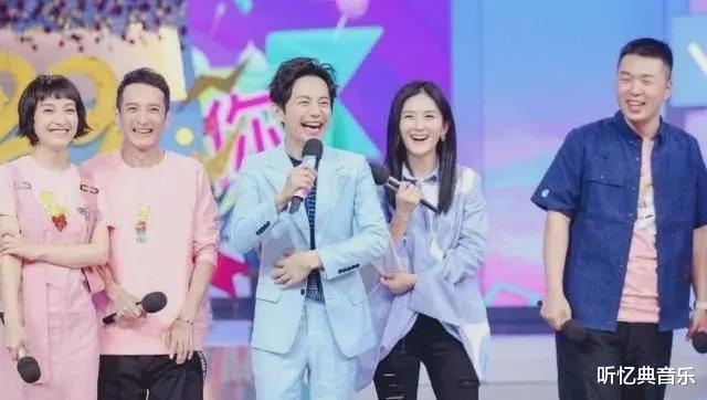 何炅|何炅不再扛锅，深夜回应央视批评，彻底撕下娱乐圈的遮羞布