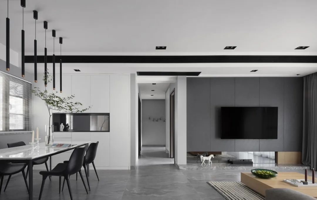 担心采光差、收纳少：他家120m2极简风，后悔没早看到！