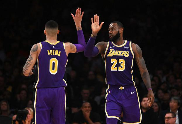 伍德 三方交易方案！火箭得到库兹马+首轮签+添头，伍德戈登加盟独行侠