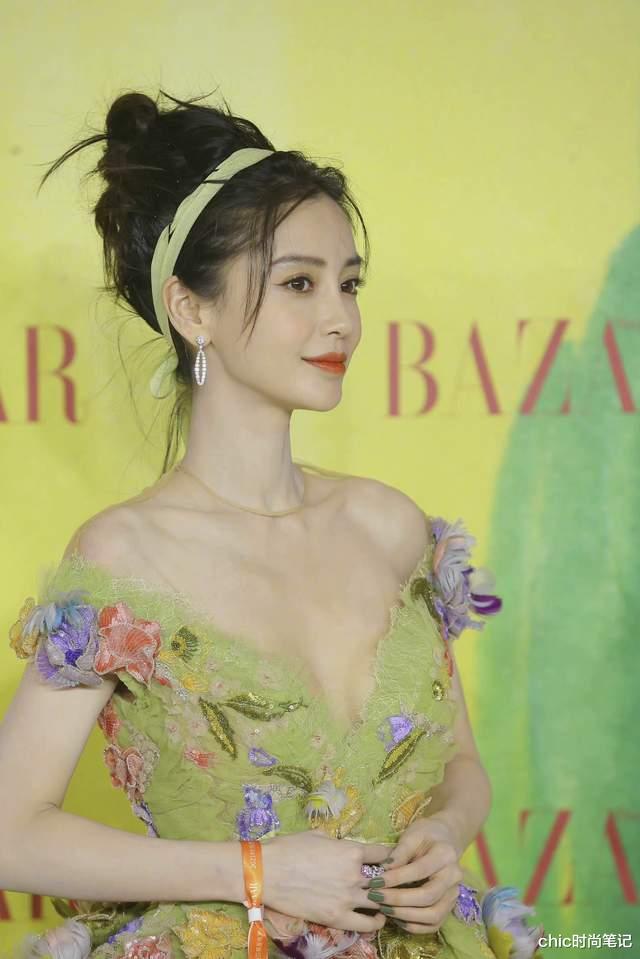 吴谨言|芭莎慈善晚会，吴谨言黑绿两块布，一般人真hold不住