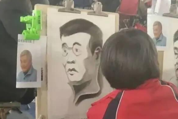 糯妈育儿经|美术生考试画“自画像”，老师刚给满分，看到学生后直呼草率了