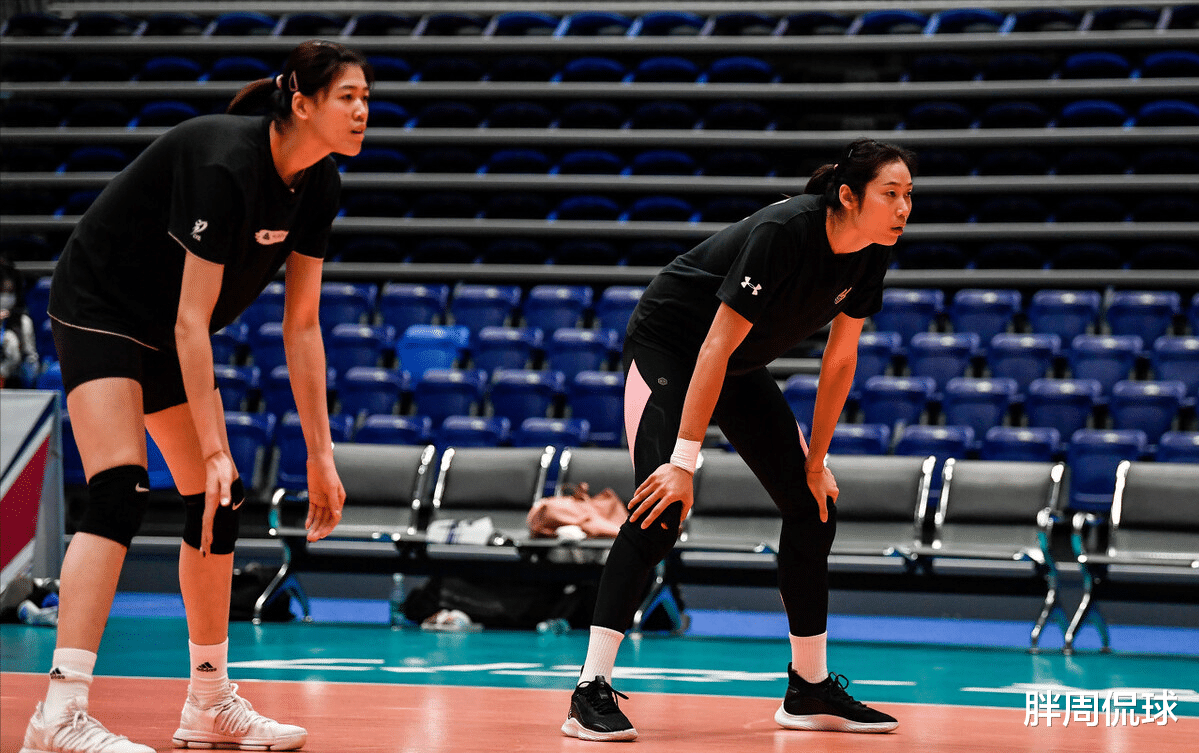 女排|朱婷来了！中国女排六大主力首战欧洲劲旅，郎平终于松口气