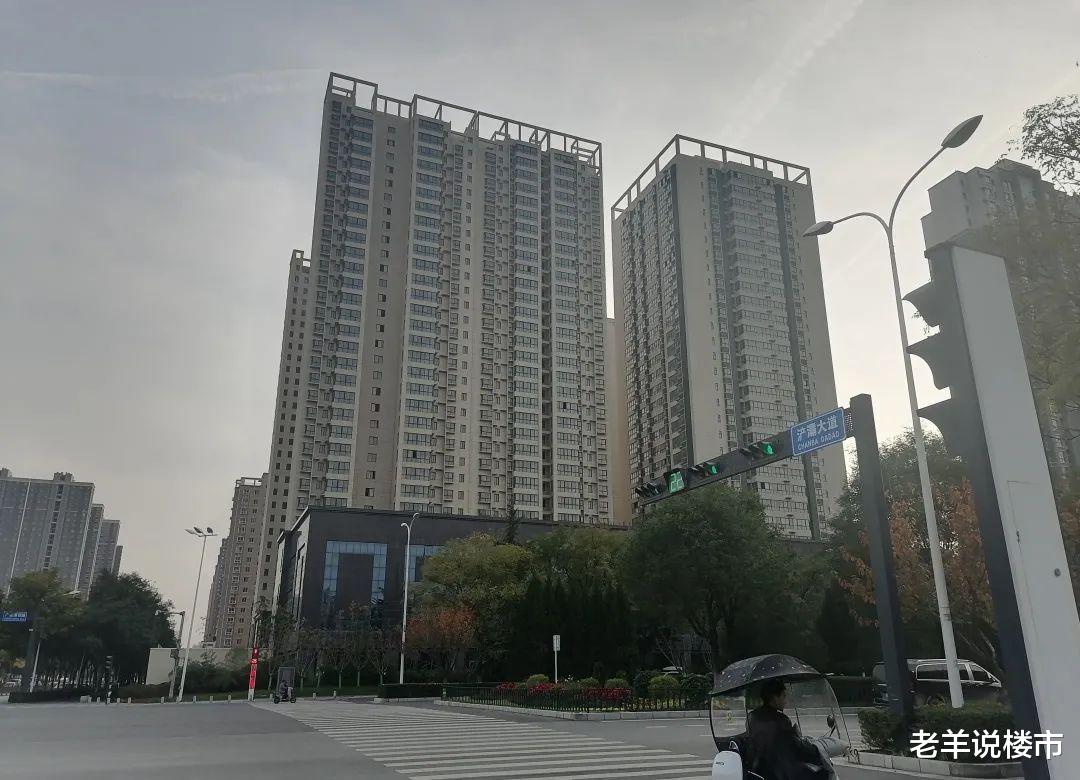 |甩一个巴掌给个糖吃！央行“全面降准”后，大家还是老实买房吧