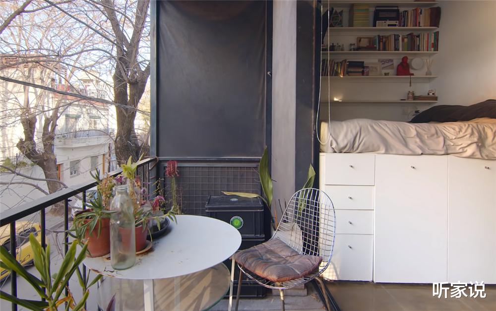 他买下32㎡小家，将卧室厨卫“藏”在壁橱里，面积虽小却井然有序