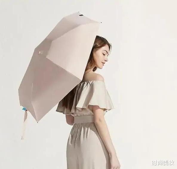 韭菜|39度出街不怕晒,薇娅狂卖“掌中伞”10万件!网友:告别防晒霜了