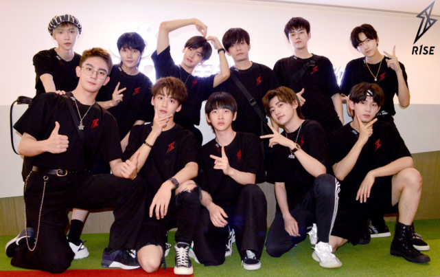 王一博|九漏鱼明星为何受欢迎，偶像学历表曝光，乐华能火这么多人有原因