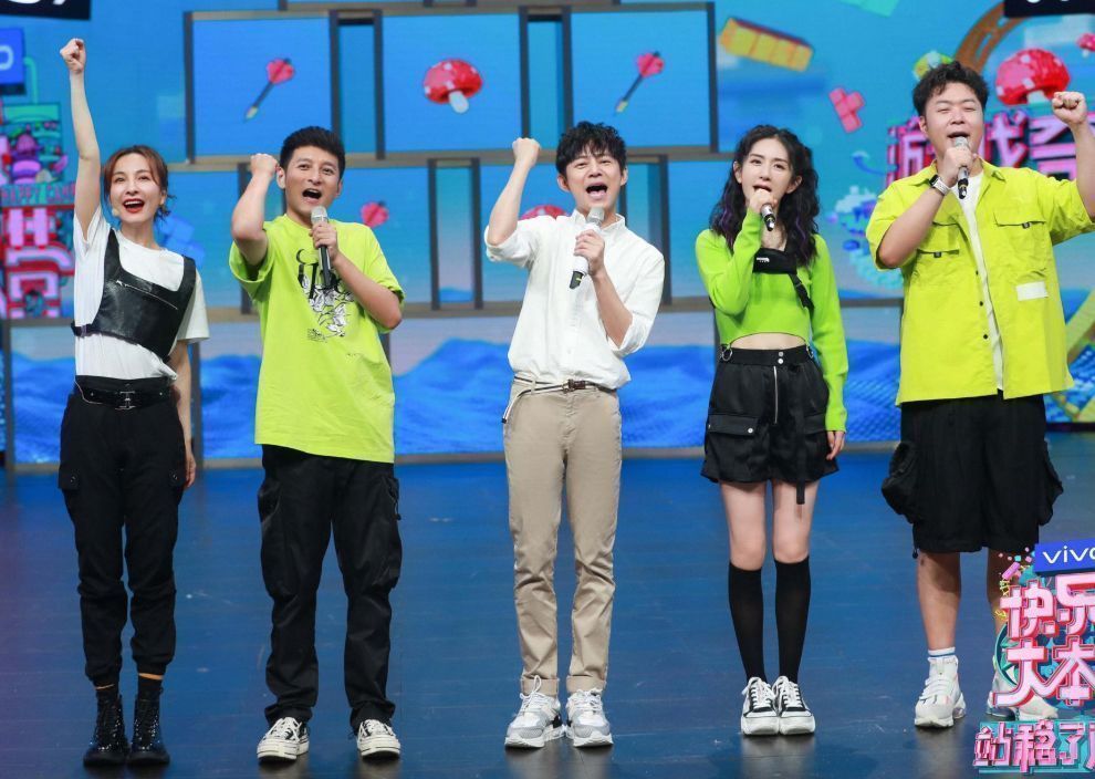 快乐大本营|曝《快本》首期录制完毕，快乐家族正式解散，主持人只剩下何炅