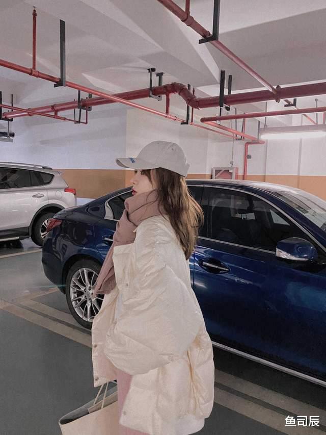 鱼司辰 收起你的阔腿裤吧！2021秋冬流行这些裤子保暖又好看，高级洋气