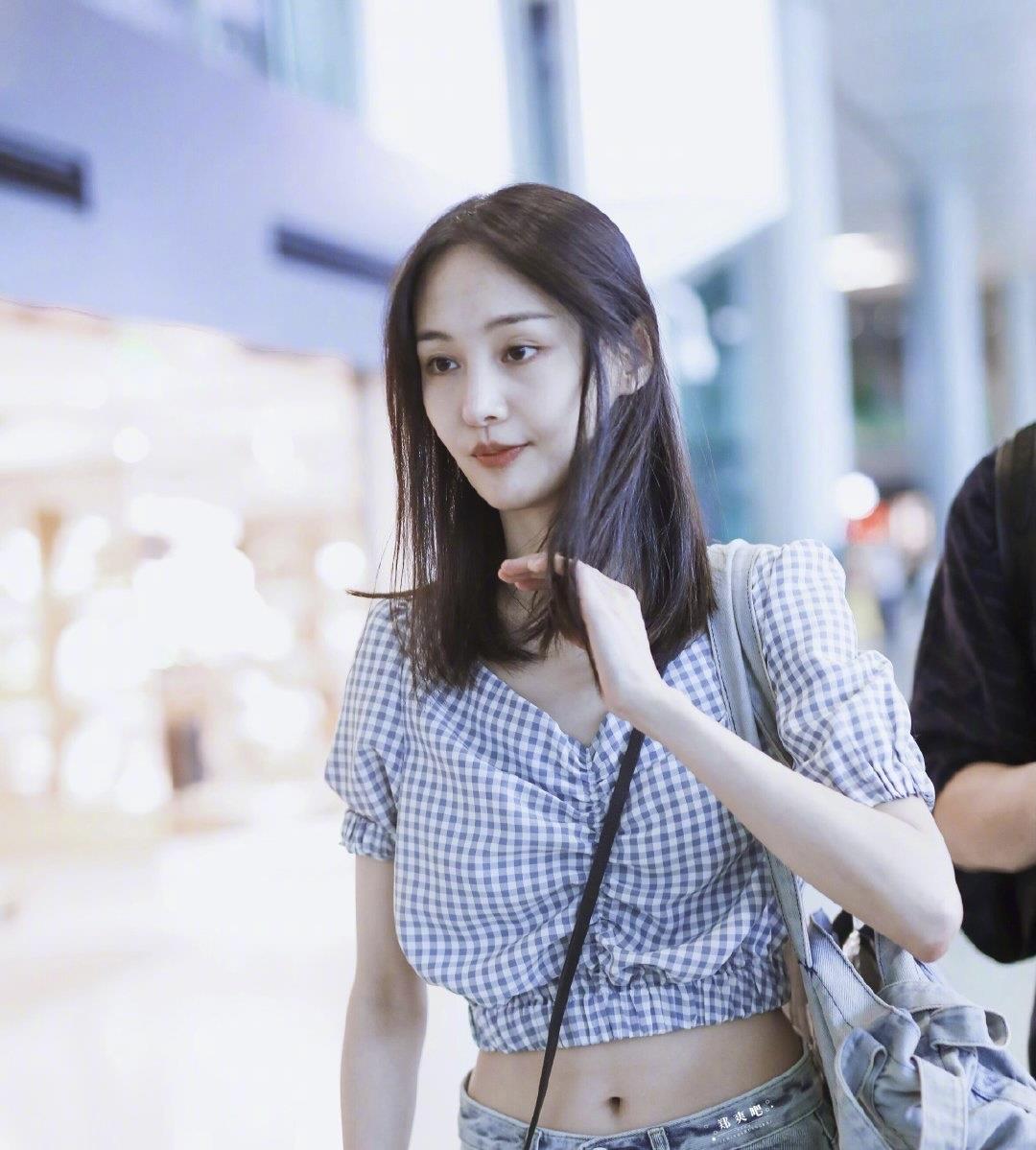 江疏影|郑爽在美国近况曝光，表姐回应粉丝：她过得很好