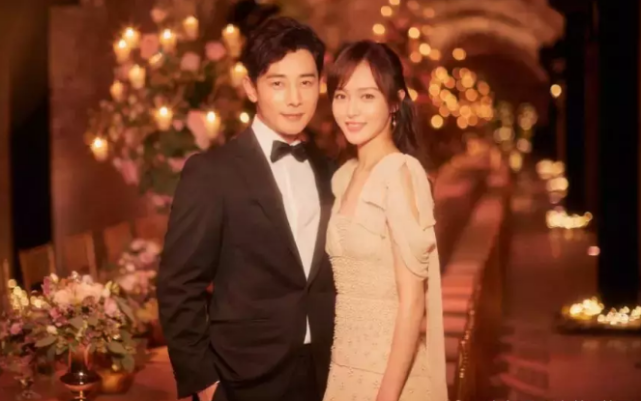 结婚照|有种秀恩爱唐嫣的“结婚照”，看别人一本正经，她却跟别人不一样