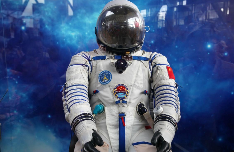 宇航员 不穿宇航服进太空会怎样？3名宇航员缺压血管破裂，短短40秒丧命
