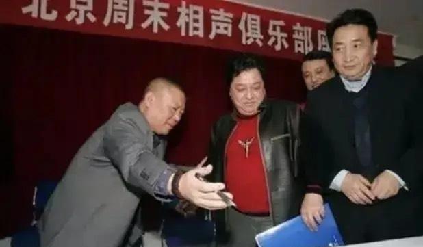 郭德纲|赵忠祥曾当众把郭德纲画成“驴样”,可对方却没敢吭声