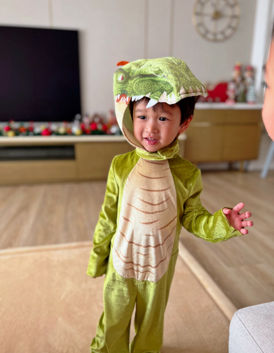 胡杏儿|胡杏儿老公晒儿子近照，穿玩偶服颜值超高，一个像爸爸一个像妈妈