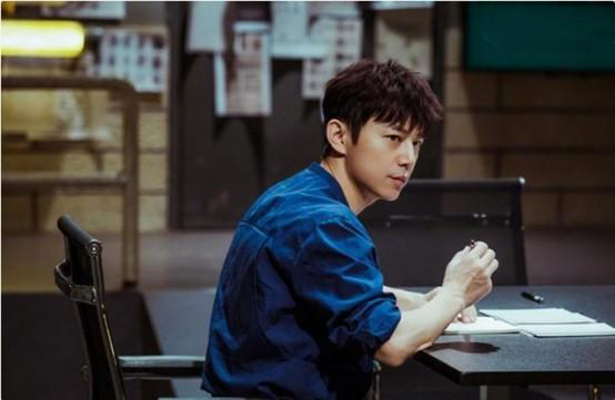 何炅|何炅揭开娱乐圈最后一层遮羞布，原来老好人的定义就是出事第一个牺牲的