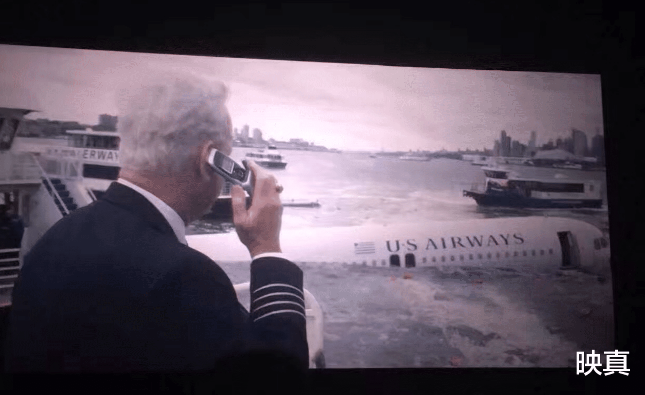 伯格|2009年哈德逊河奇迹：飞机成功在河面上迫降，机长成全美英雄