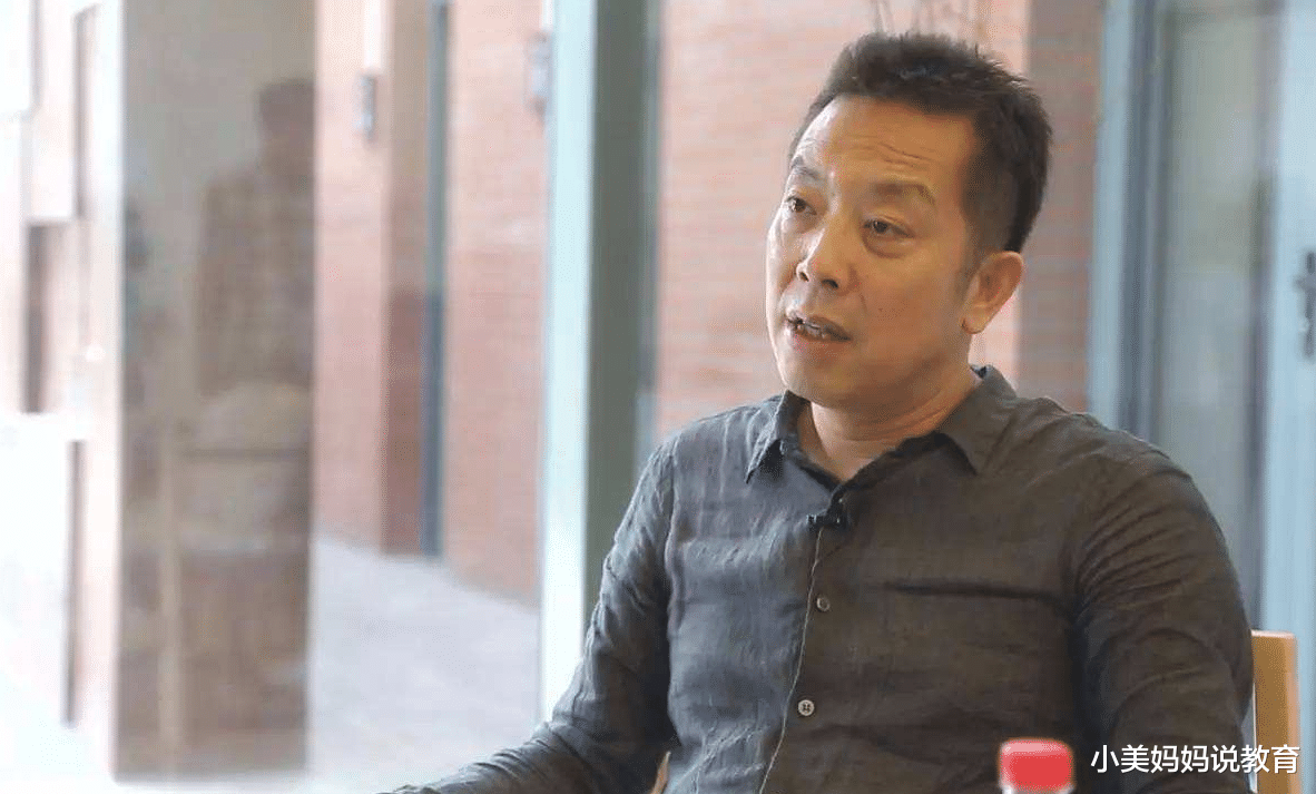 |他想把上班时间改成“715”，普通员工感到不满，996还不够狠吗？