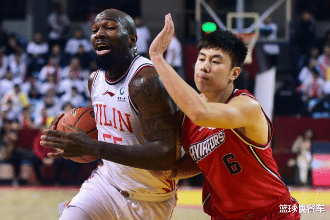 琼斯|35投19中狂轰49分10板！CBA杀神觉醒 他又要争得分王了