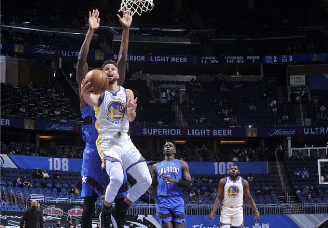 魔術(shù)隊|大爆冷！勇士慘遭逆轉(zhuǎn)，庫里瘋狂出手29次，魔術(shù)三叉戟82分