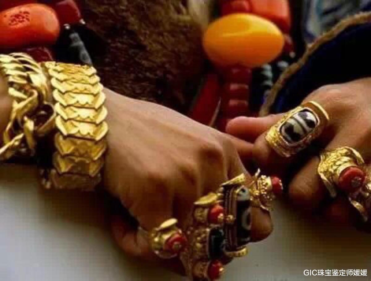 GIC珠宝鉴定师媛媛|丰富多彩的藏族配饰,神秘华美个性鲜明,一直都是臧家心中的挚爱