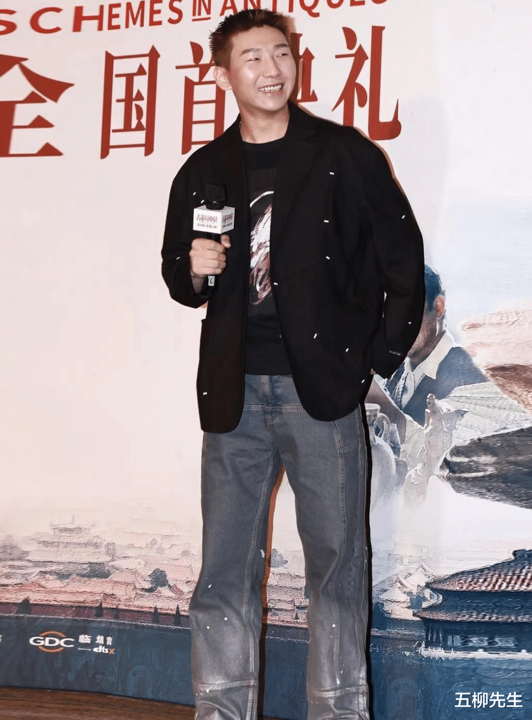 古董局中局|《古董局中局》首映票房夺冠，雷佳音李现不负众望，配角实力抢戏