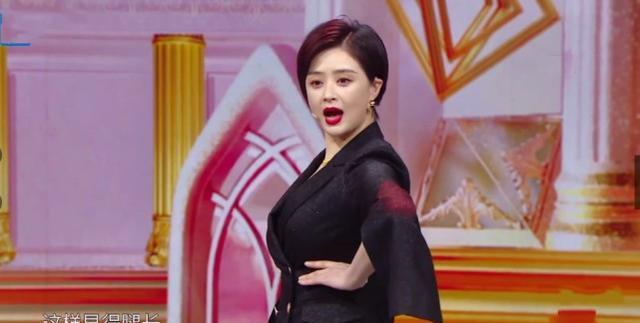 许敏|baby上《王牌》遭排挤,拍照时被挤到角落,下意识救场尽显心酸