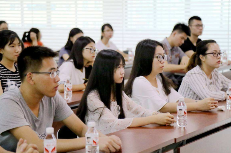 求职|“四大天坑”专业已更新，与生化环材有一拼，毕业生求职四处碰壁