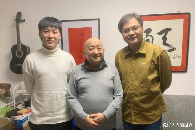 高峰|德云社高峰深夜晒合照，因懂规矩受师叔喜爱，高峰：内心五味杂陈