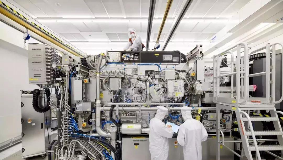 长脖子爸比说|ASML为何无法对华出口高端光刻机？原因竟与背后股东有关
