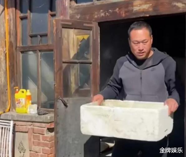 欧美明星|网红张同学罕见接受采访！最穷的时候，连包烟都买不起