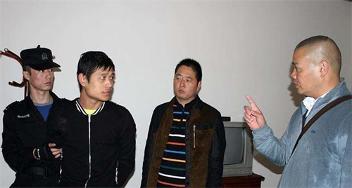  2015年陕西命案：因在朋友圈炫富引来杀身之祸，凶手杀3人后分尸