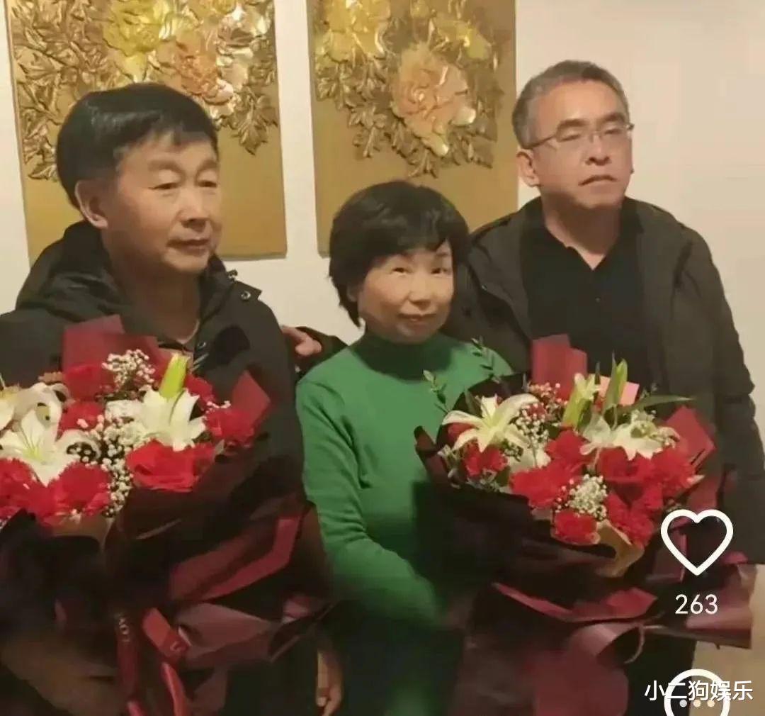 |杜新枝开心见粉丝，熊父发文继续战斗，网友发出灵魂感叹：真亲