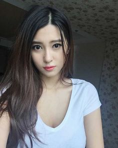 王思聪|她骂王思聪“去死”，王思聪一声都不敢吱，堪称王校长的最拽女友