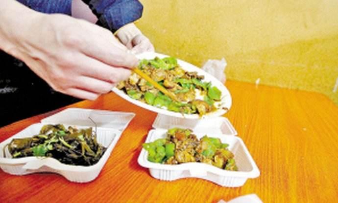 蔬菜|剩菜剩饭对人危害大,这三样剩菜记得要倒掉!