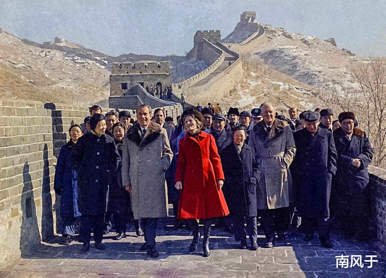 艺伎|39张无PS的老照片，张张匪夷所思，艺伎正给顾客做鬼脸～