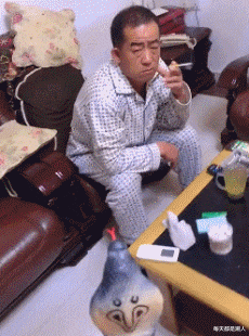 每天都是潮人|街上看到一姑娘本想去提醒一下，走近后才发现是自己看错了好尴尬