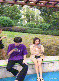 小叶娱记|神回复：和有口臭的人接吻是什么感觉？有人说喝吃豆腐感觉一样