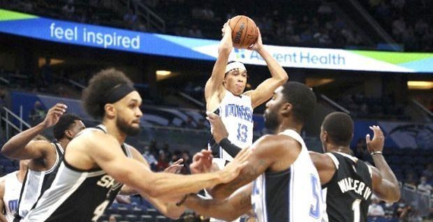 馬刺隊(duì)|瓦塞爾領(lǐng)銜7人得分上雙，珀?duì)柼貭?2分12籃板，馬刺隊(duì)94-71魔術(shù)