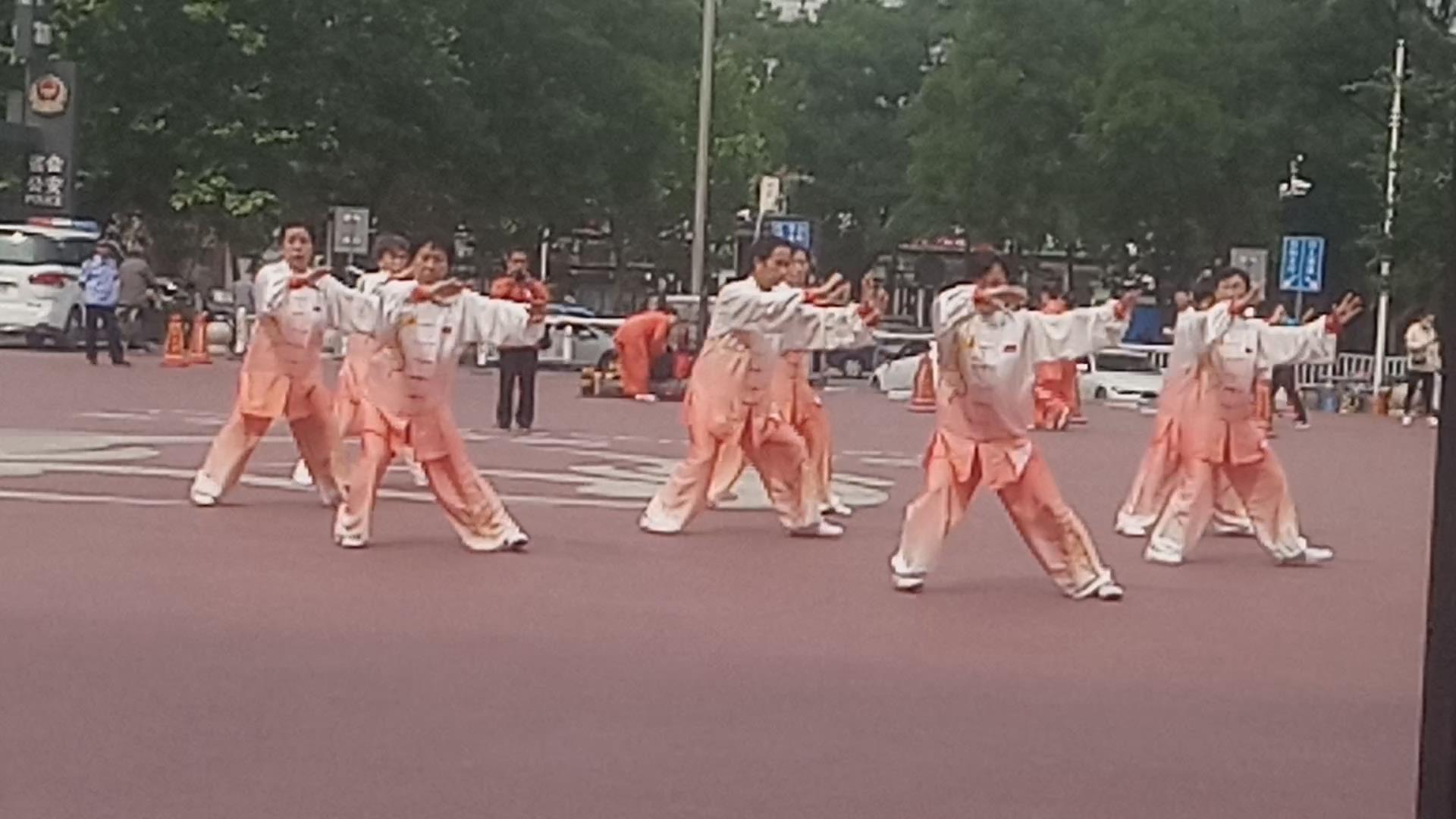 阿弥陀佛慈愿王北斗 5.19观故乡妻与各县区参加市太极拳交流比赛并念佛有感