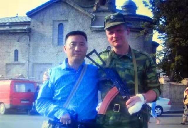 俄羅斯特種兵救中國記者犧牲，記者為報恩，娶瞭他妻子幫照顧孩子-圖3